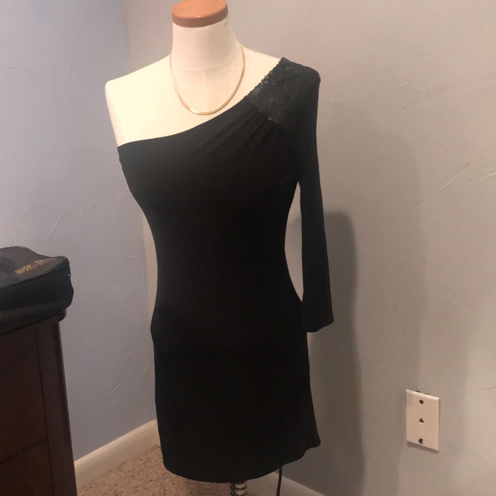 Mini half sleeve black dress size M